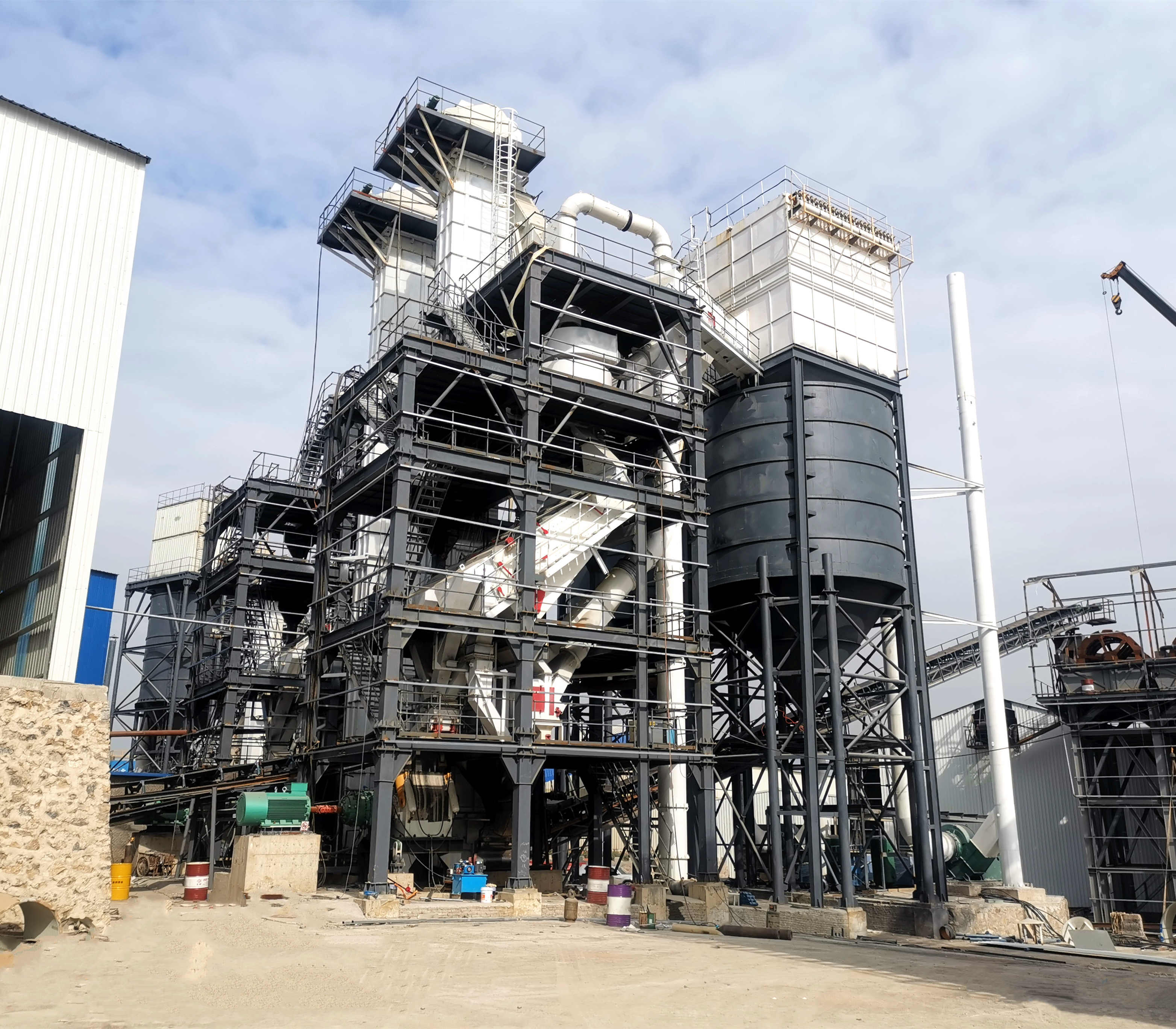 塔樓式制砂生產(chǎn)線（制砂樓），實(shí)現(xiàn)生產(chǎn)空間的最大化利用