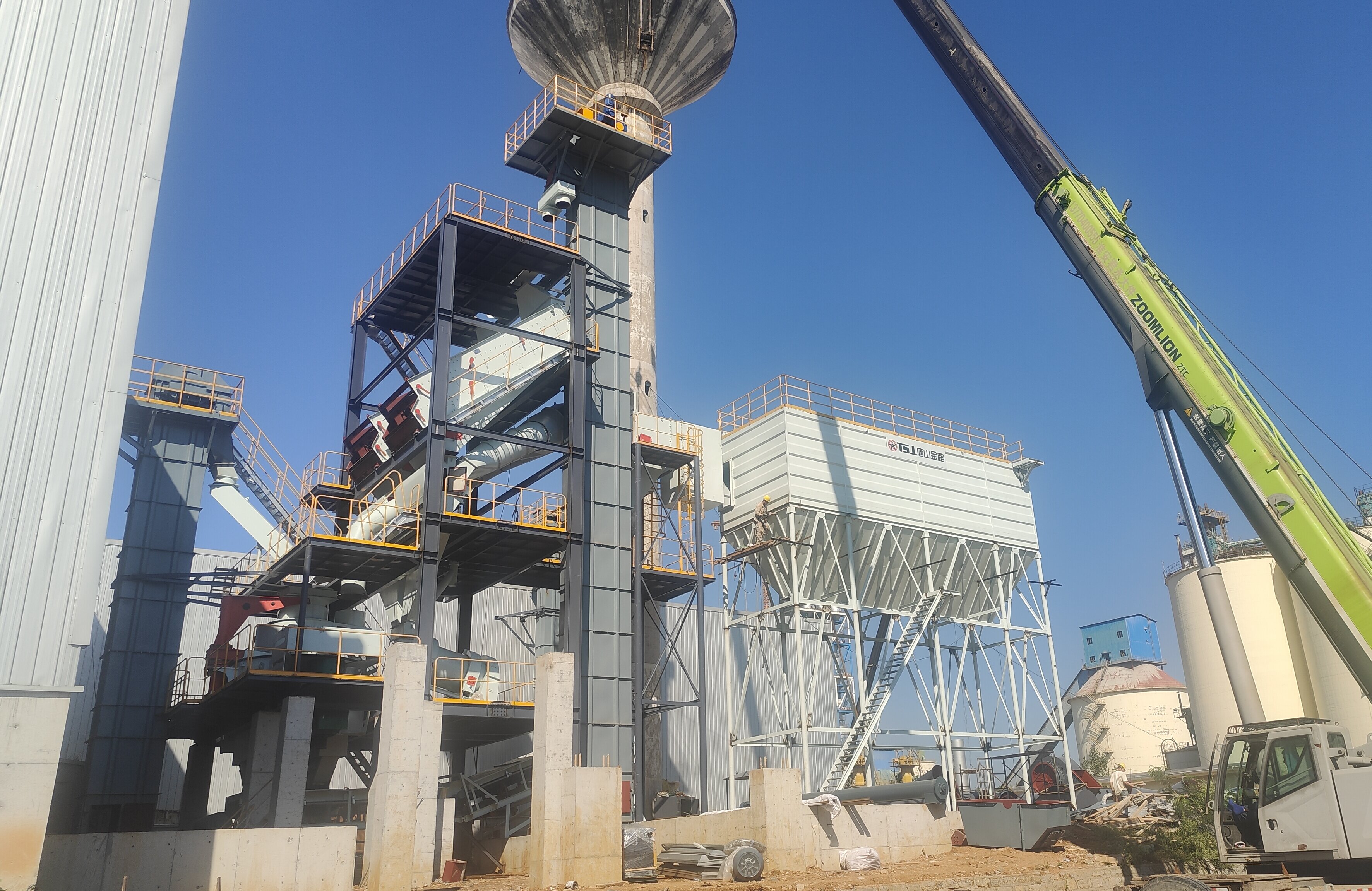 建筑垃圾堆成山？制砂樓一鍵 “點(diǎn)石成金”！