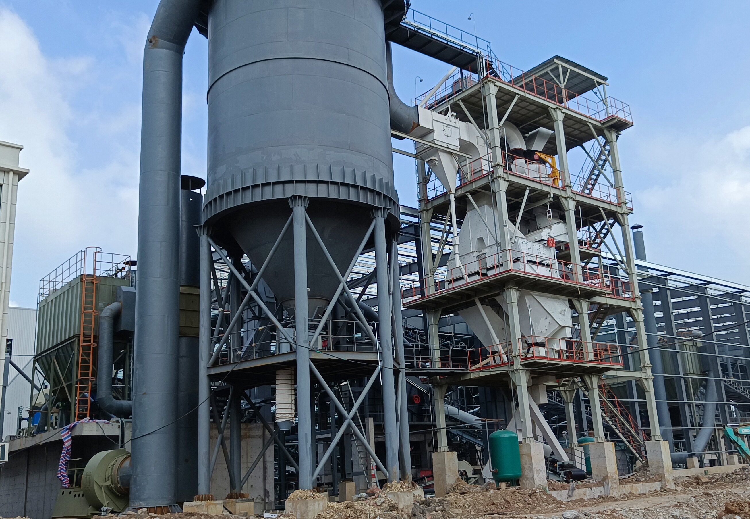 一文讀懂制砂樓：現(xiàn)代砂石生產(chǎn)的 “智能王牌”，環(huán)保高產(chǎn)雙在線！